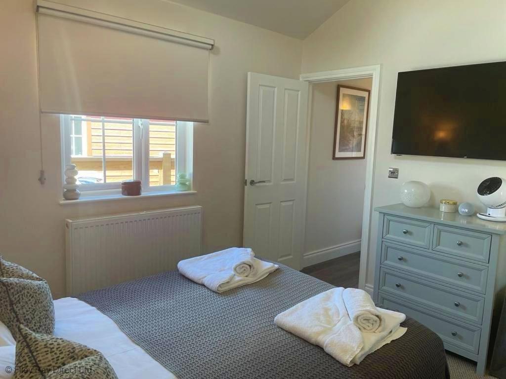 Lakeside Retreat At The Bay Filey, Sleeps 4, 2 Non-Shedding Dogs Welcome For Free ภายนอก รูปภาพ