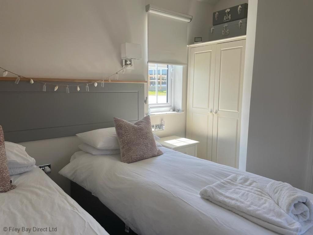 Lakeside Retreat At The Bay Filey, Sleeps 4, 2 Non-Shedding Dogs Welcome For Free ภายนอก รูปภาพ
