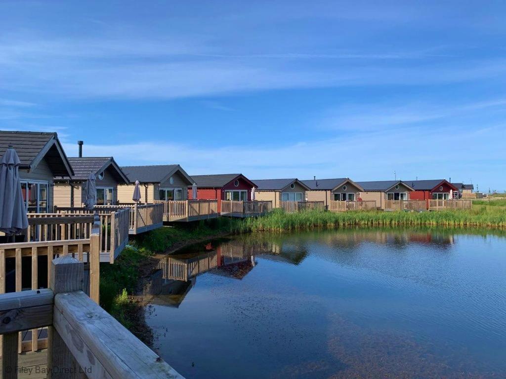 Lakeside Retreat At The Bay Filey, Sleeps 4, 2 Non-Shedding Dogs Welcome For Free ภายนอก รูปภาพ